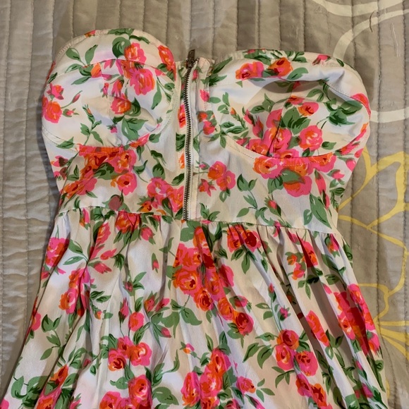 Dress - Picture 2 of 3